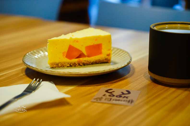  鹿可咖啡 新竹南門街的愜意之地  季節限定芒果生乳酪超熱銷！ 新竹無限時咖啡廳/新竹甜點/外送
